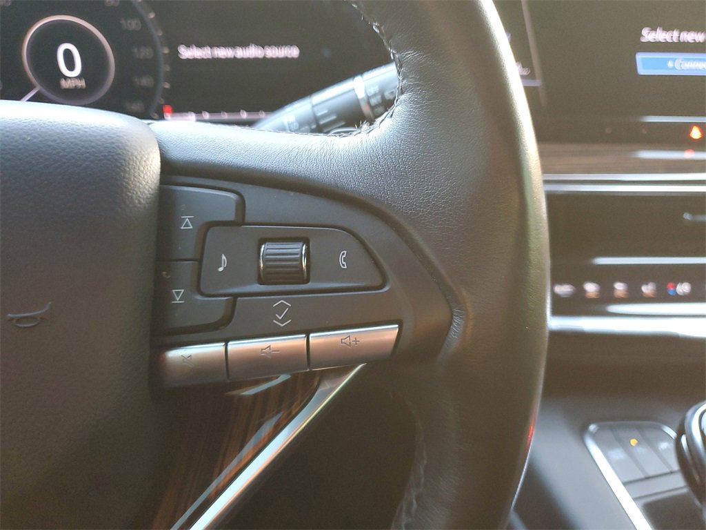 Used 2024 Cadillac Escalade ESV Luxury image 22