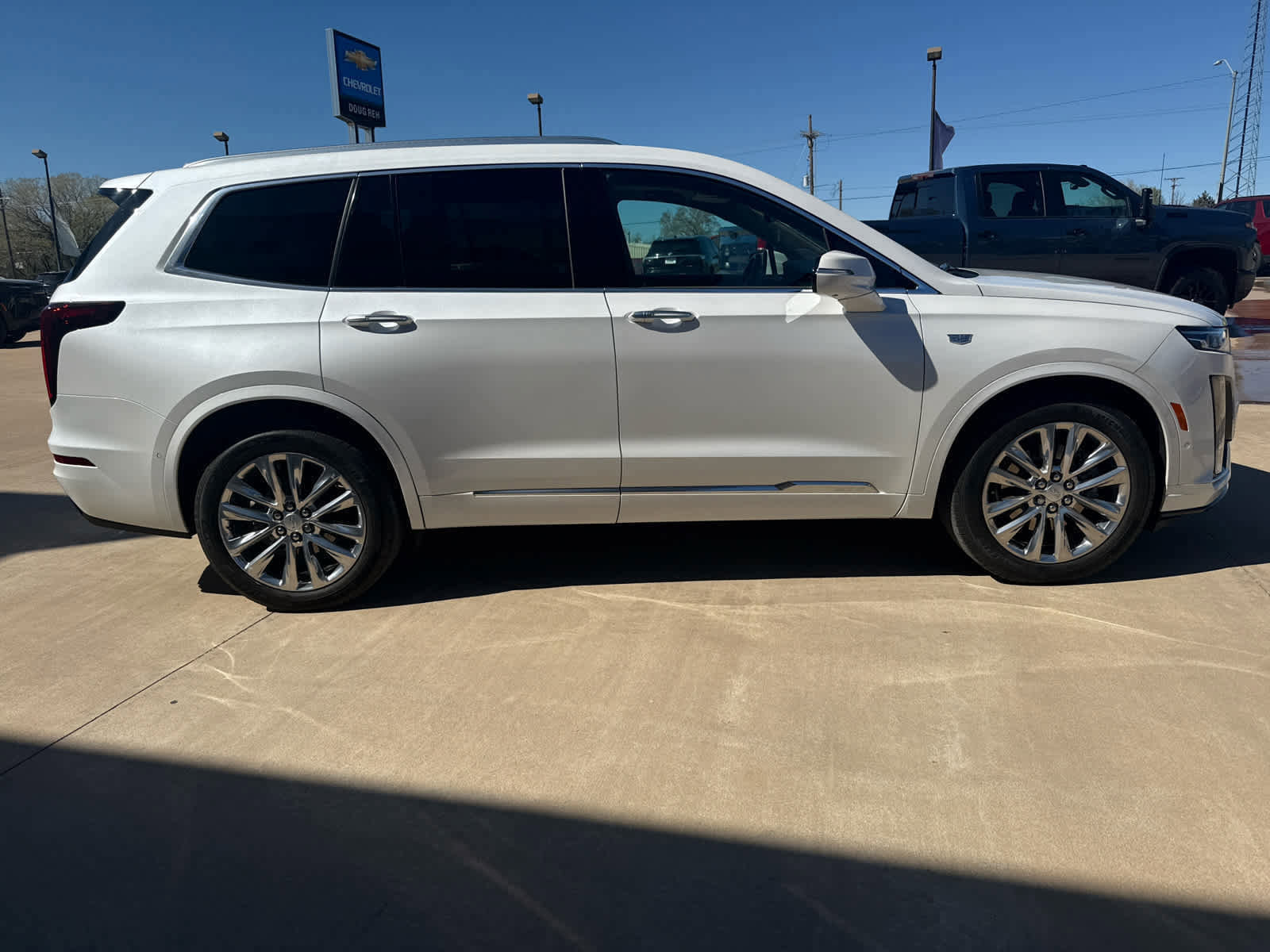 Used 2023 Cadillac XT6 Premium Luxury w/ Platinum Package image 5