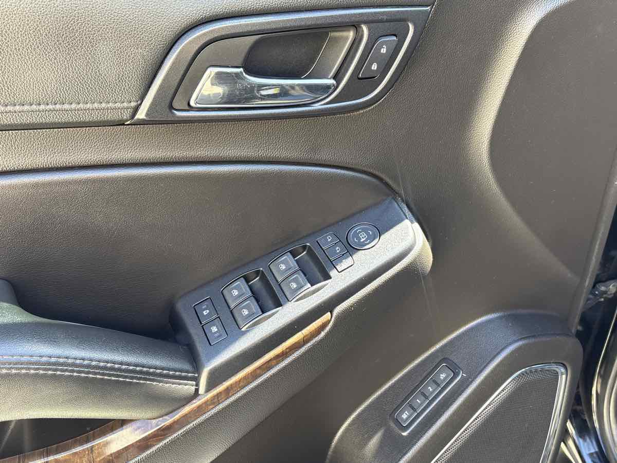 Used 2017 Chevrolet Suburban LT AWD/4WD image 25