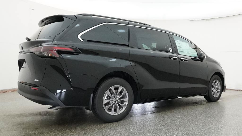 New 2026 Toyota Sienna XLE FWD image 28