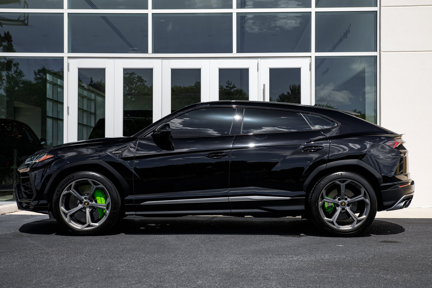 Used 2022 Lamborghini Urus AWD/4WD image 5