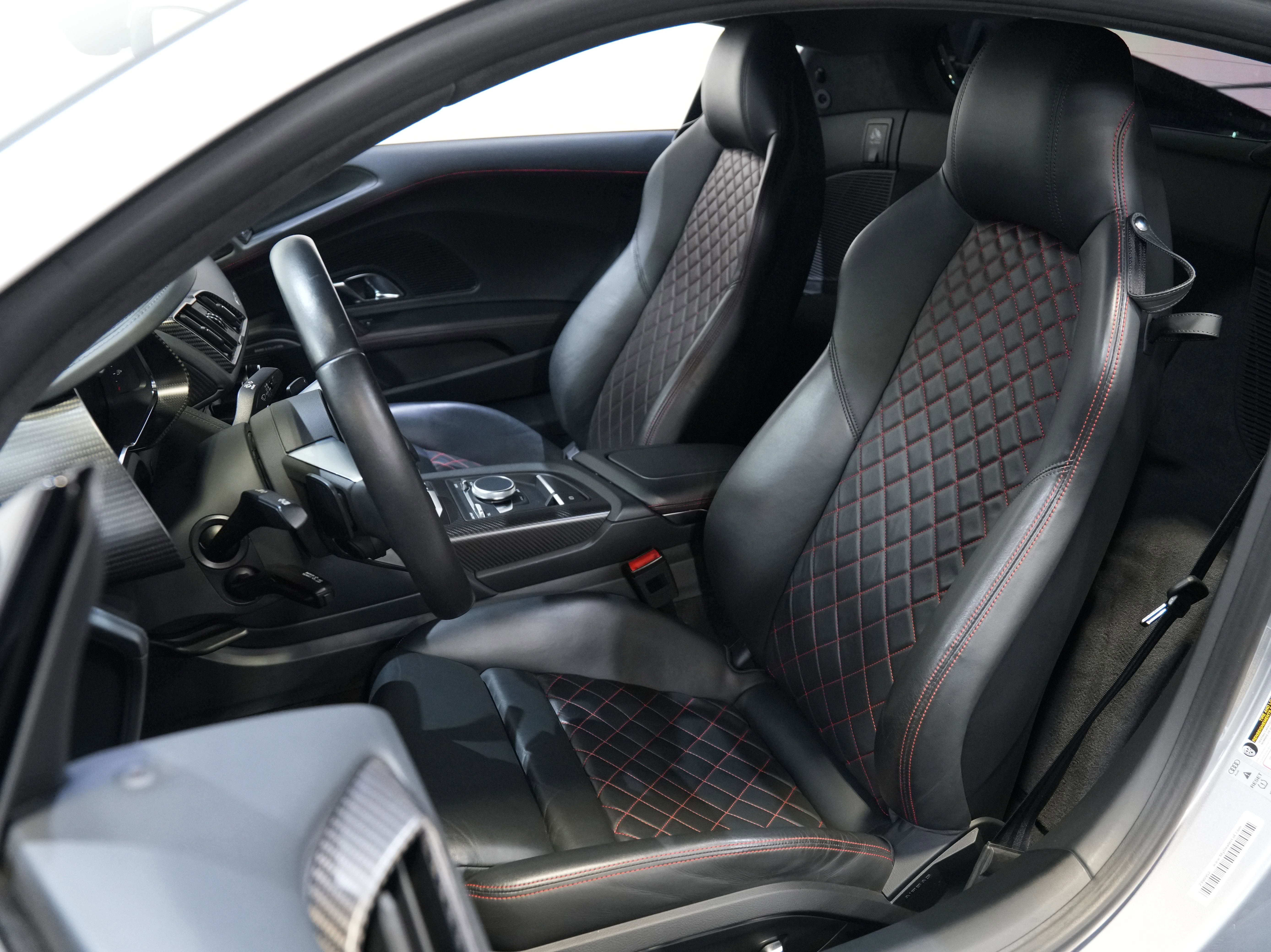 Used 2017 Audi R8 V10 w/ Carbon Exterior Package AWD/4WD image 27