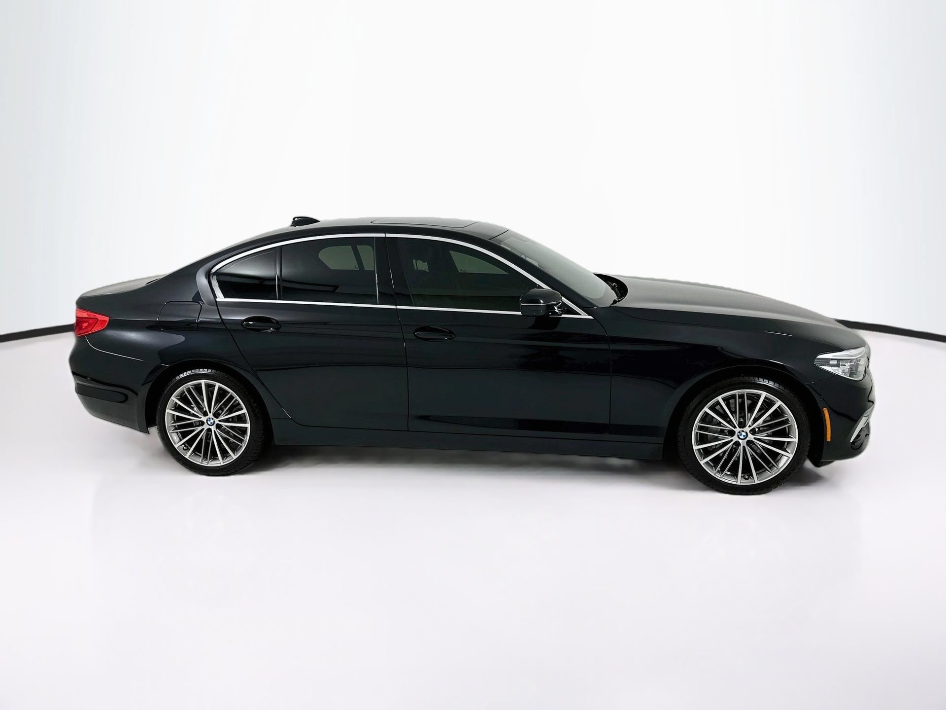 Used 2020 BMW 530i w/ Premium Package RWD image 9