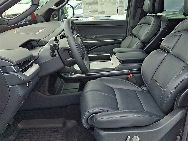New 2025 Lincoln Navigator L Reserve w/ Jet Appearance Package AWD/4WD image 8