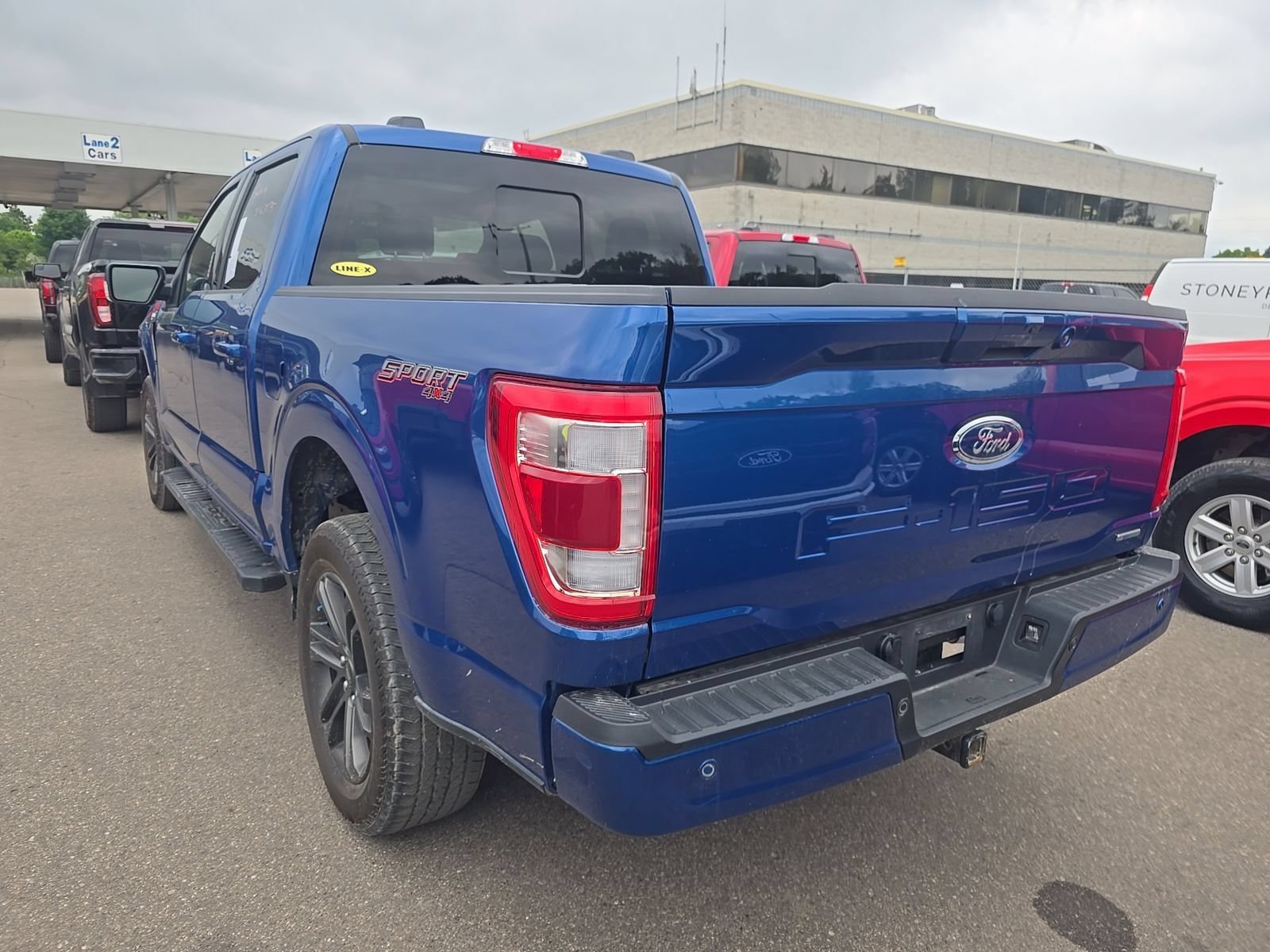 Used 2022 Ford F150 Lariat w/ Equipment Group 502A High AWD/4WD image 4