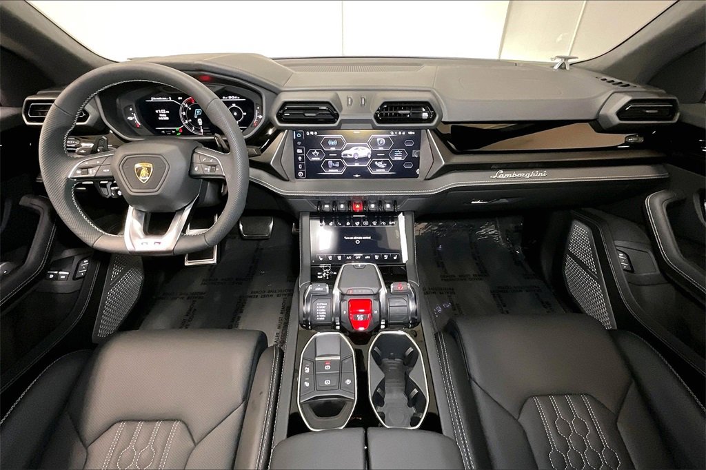 Used 2025 Lamborghini Urus SE image 21