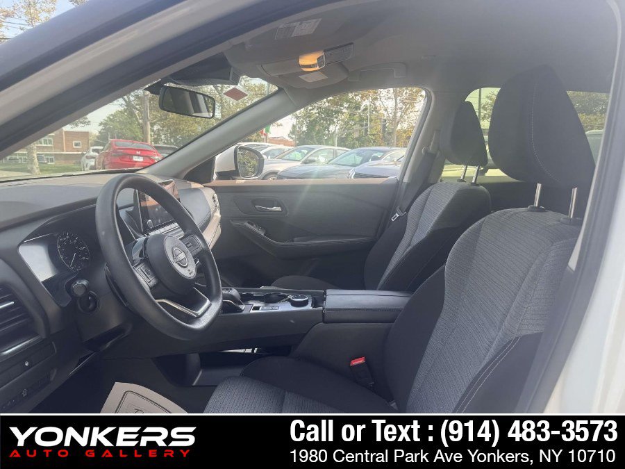 Used 2023 Nissan Rogue SV AWD/4WD image 9