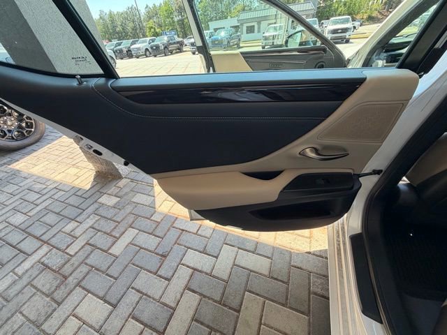 Used 2020 Lexus ES 350 w/ Premium Package image 16