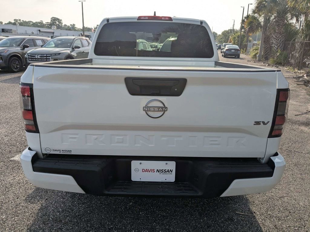 Used 2024 Nissan Frontier SV RWD image 5