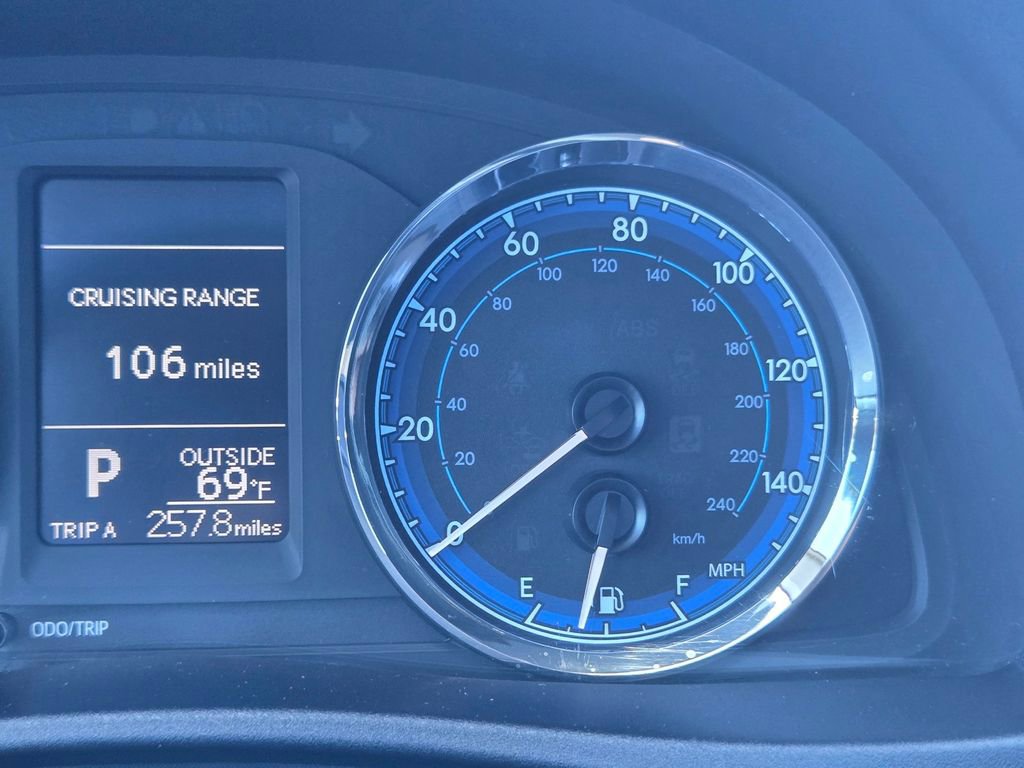 Used 2017 Toyota Corolla LE image 21