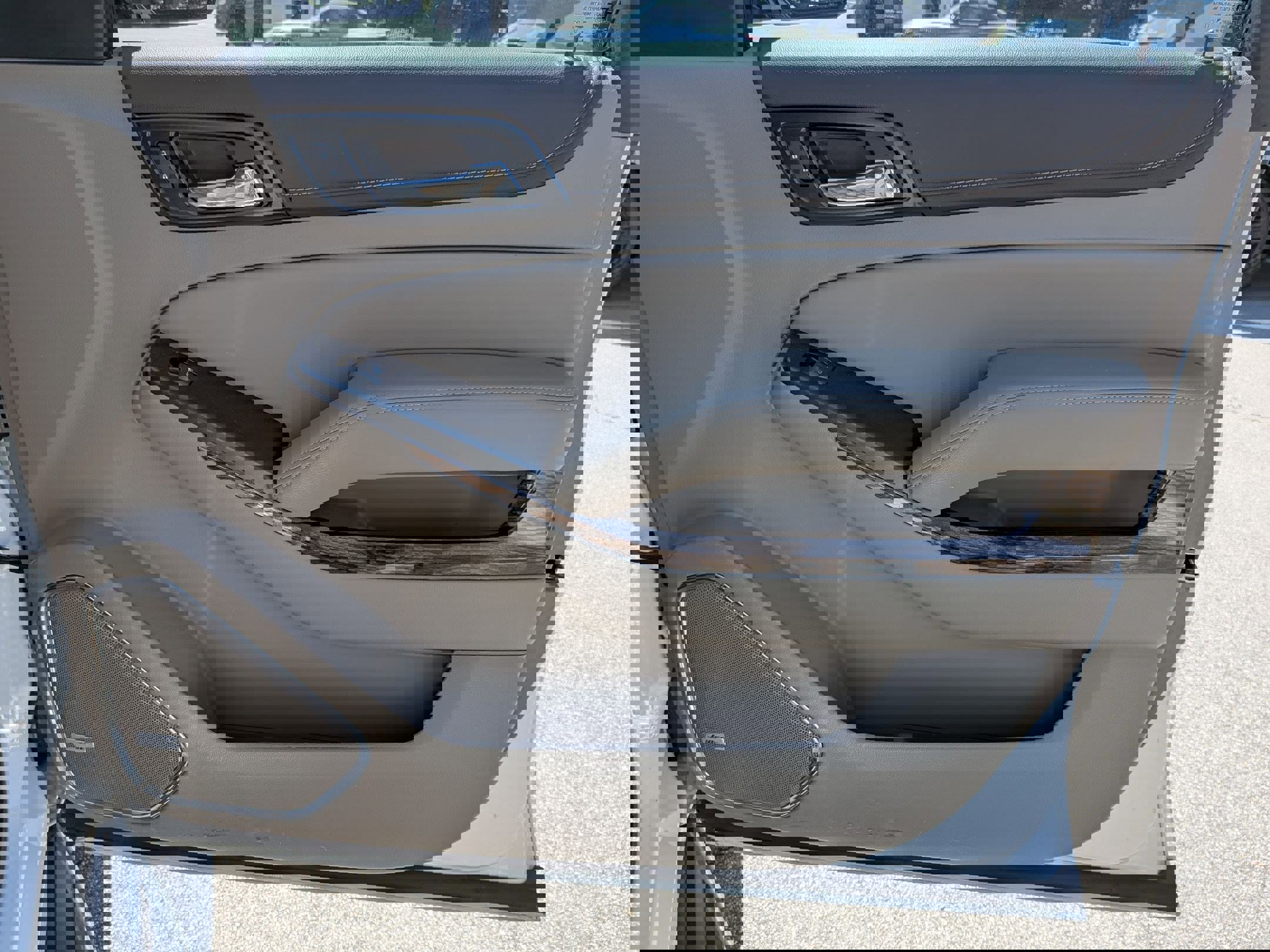 Used 2019 GMC Yukon SLT w/ Premium Edition image 38