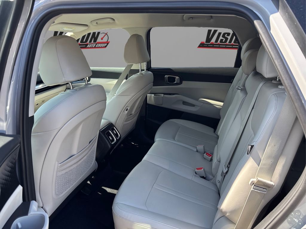 Certified 2025 Kia Sorento S image 10