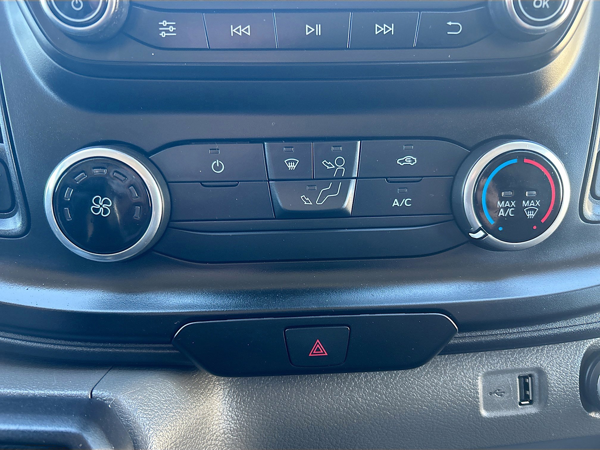 Used 2022 Ford Transit 150 Low Roof image 15