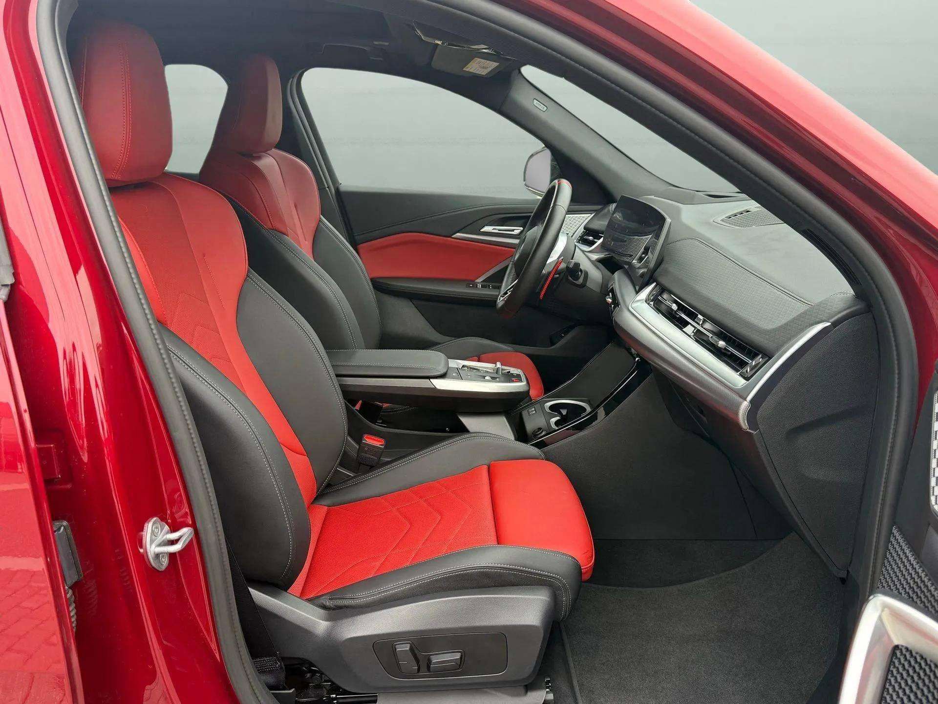 Used 2025 BMW X2 M35i image 30