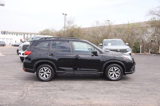 Used 2022 Subaru Forester Premium image 5