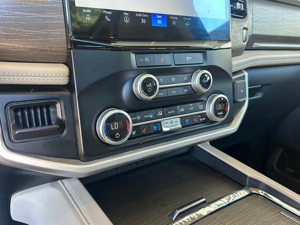 Used 2024 Ford Expedition Max Limited image 40