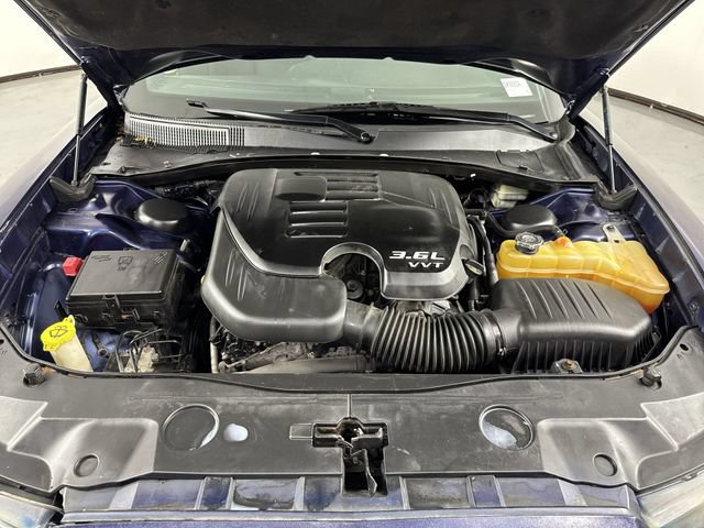 Used 2013 Dodge Charger SE RWD image 25