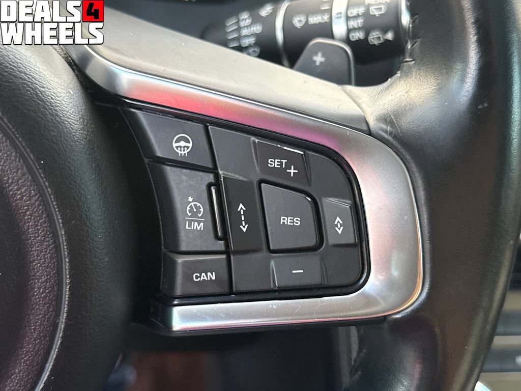 Used 2017 Jaguar F-PACE R-Sport AWD/4WD image 34