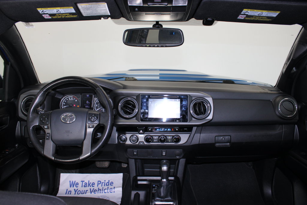 Used 2016 Toyota Tacoma SR5 AWD/4WD image 9