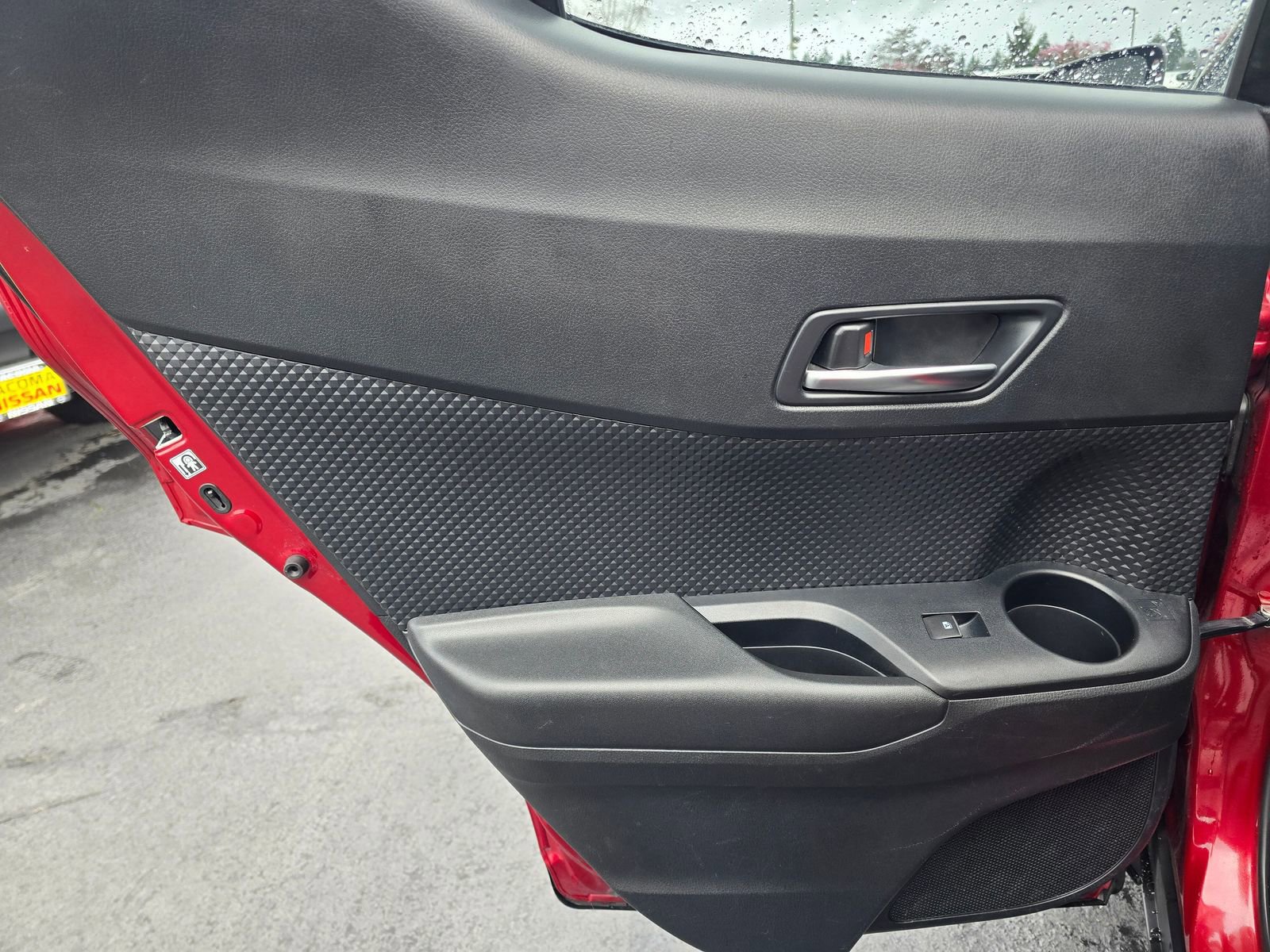 Used 2018 Toyota C-HR XLE image 30