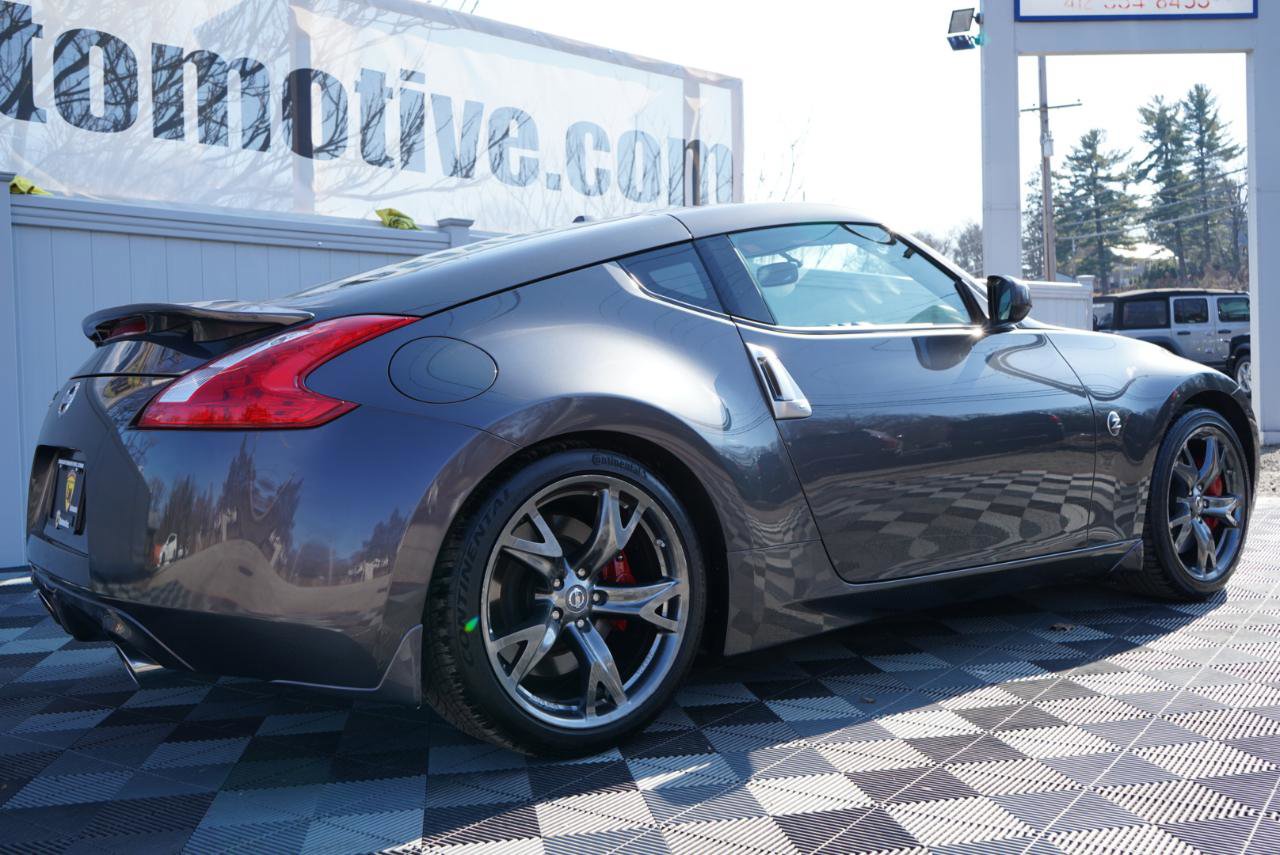 Used 2010 Nissan 370Z Touring w/ Sport Pkg image 6