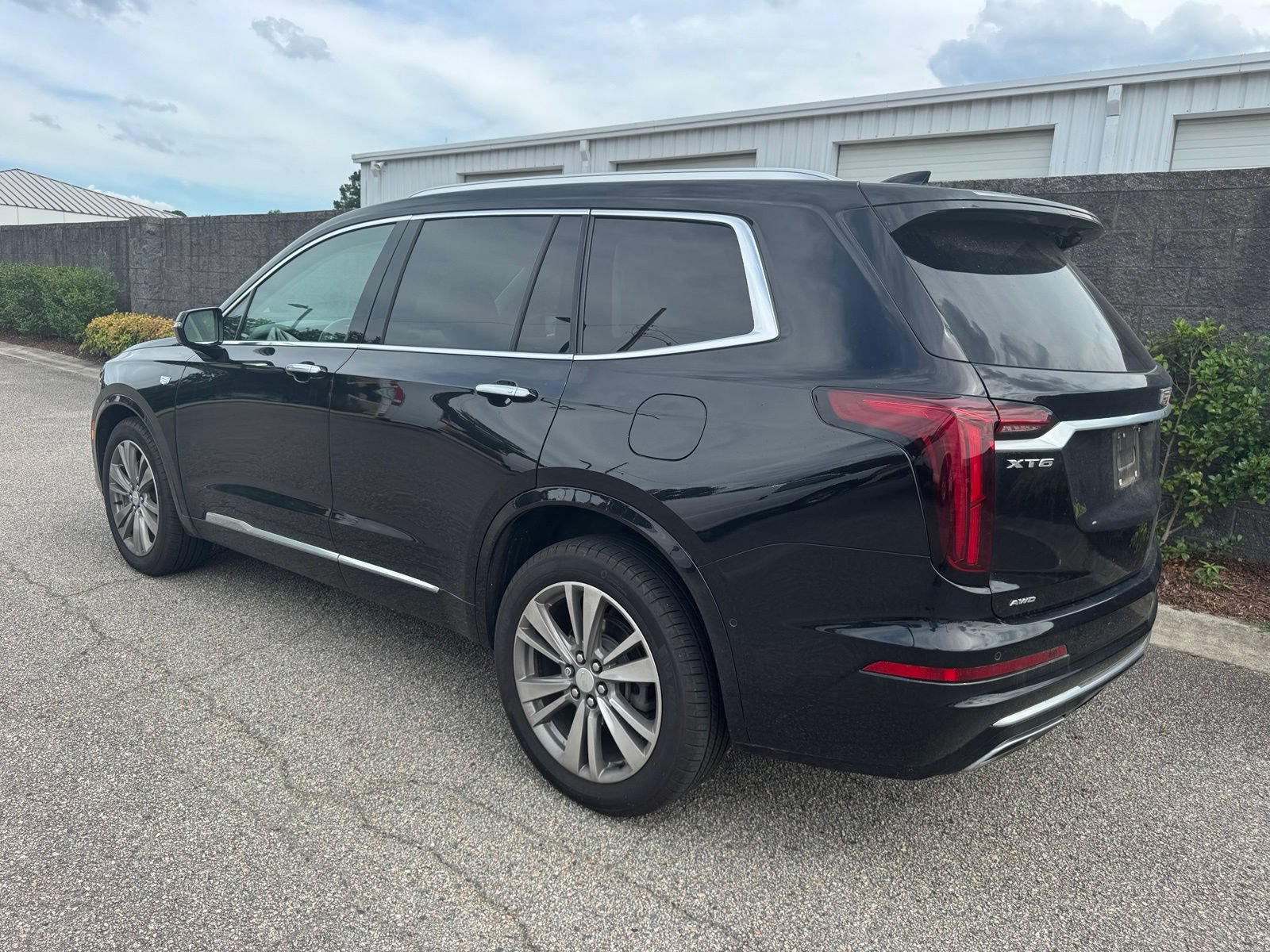 Certified 2021 Cadillac XT6 Premium Luxury AWD/4WD image 4