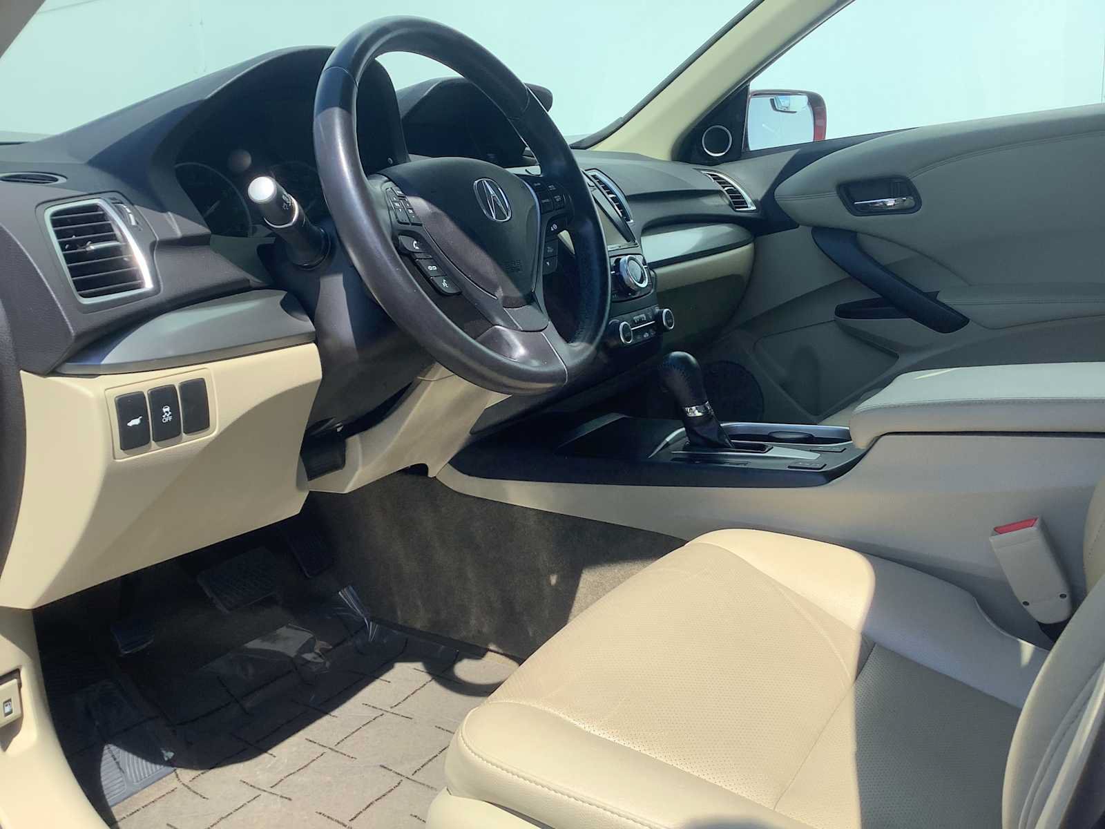 Used 2018 Acura RDX w/ Technology Package AWD/4WD image 3
