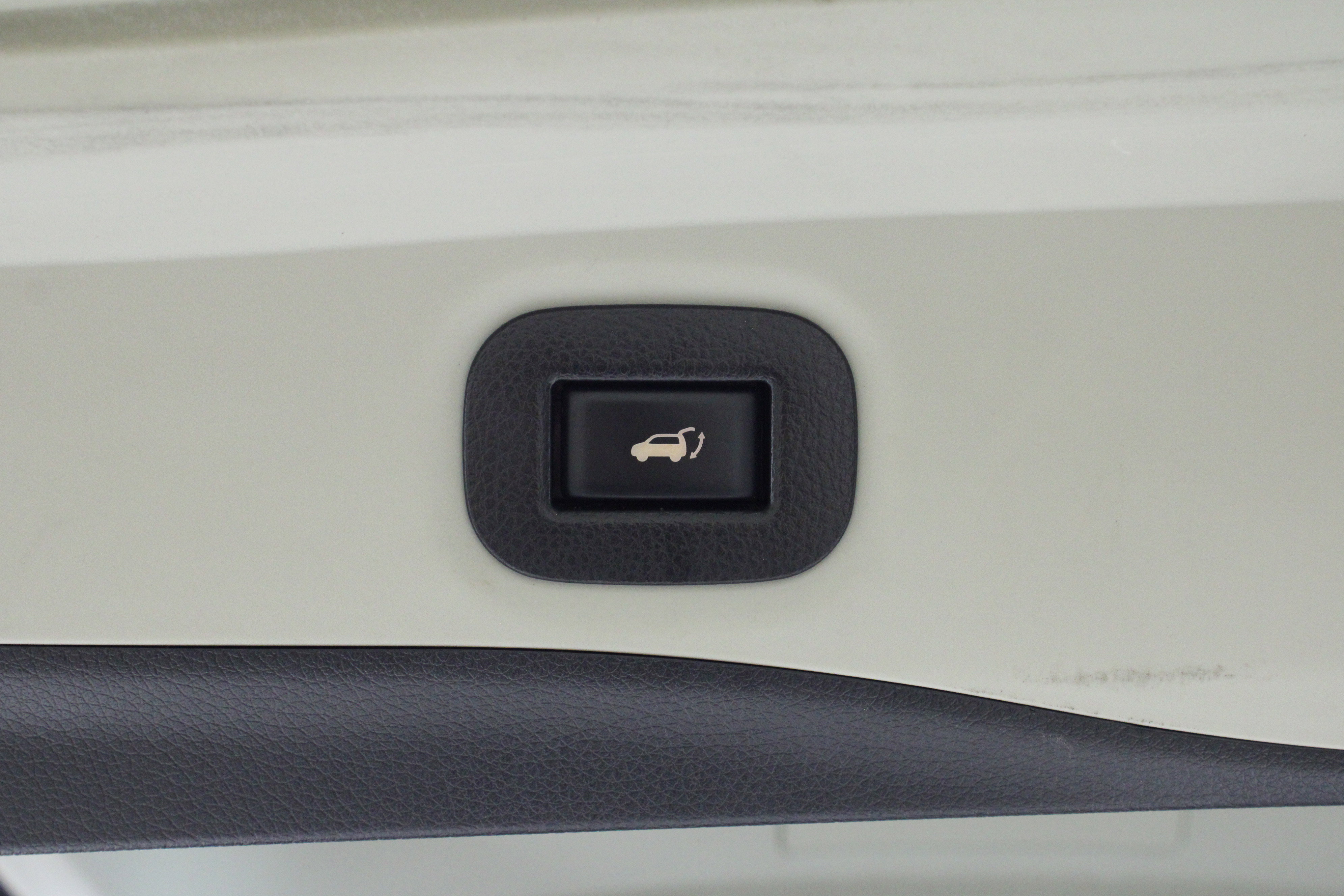 Used 2017 Nissan Rogue SL w/ SL Premium Package image 12