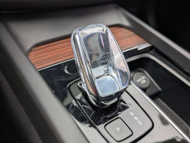 Certified 2023 Volvo XC60 T8 Ultimate AWD/4WD image 20