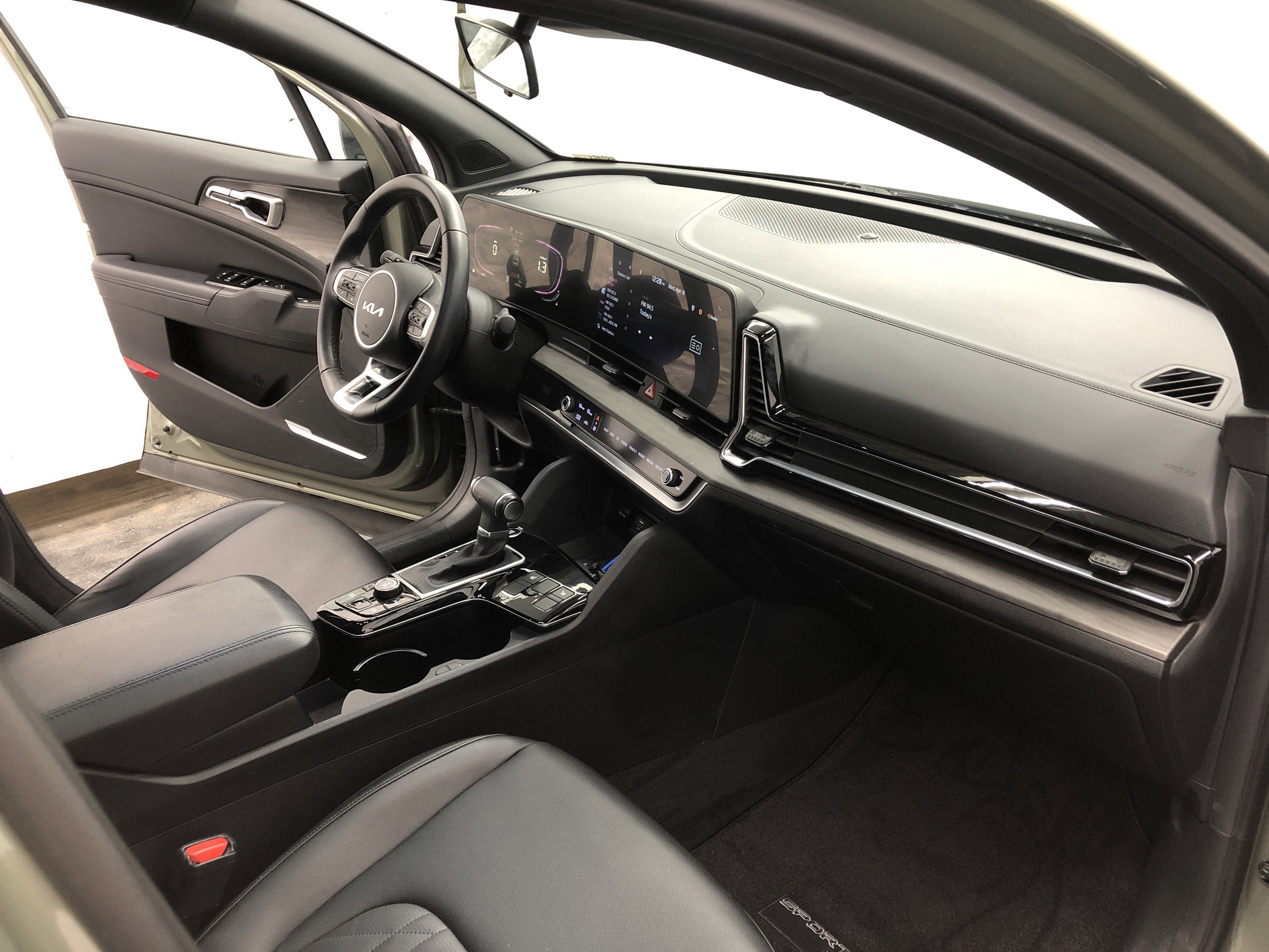 Certified 2024 Kia Sportage X-Line w/ X-Line Premium Package image 13