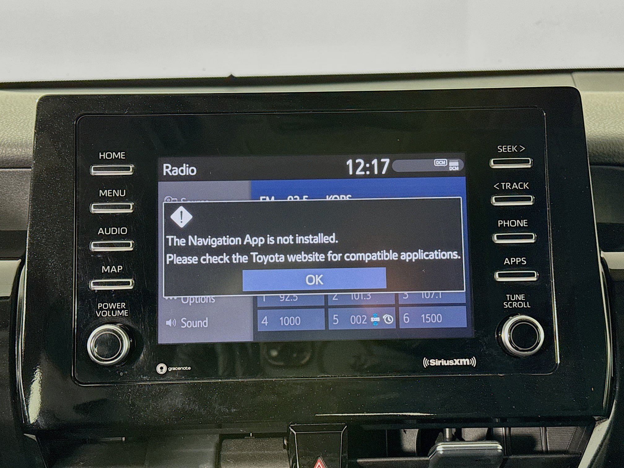 Used 2023 Toyota Camry SE FWD image 13