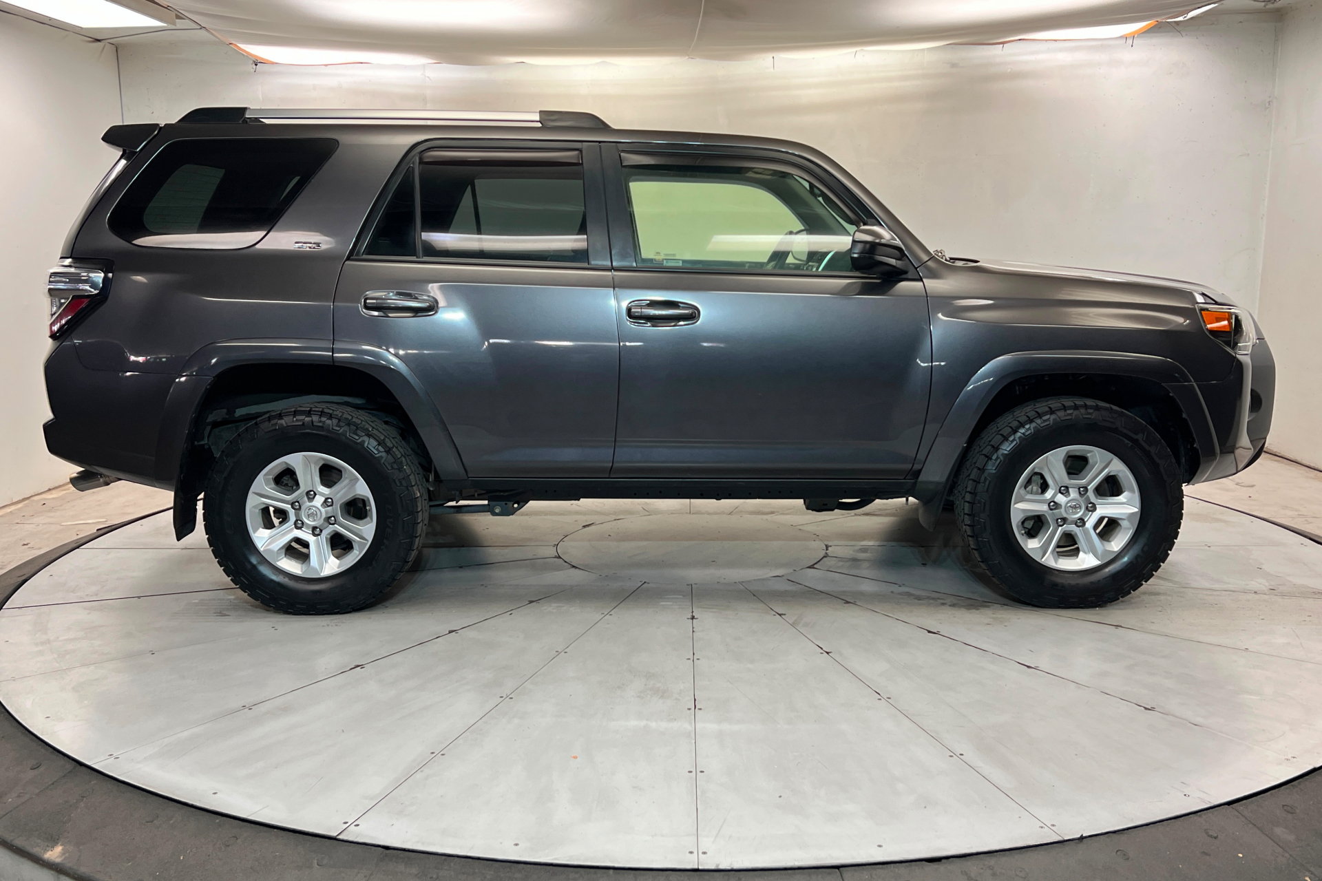 Certified 2019 Toyota 4Runner SR5 AWD/4WD image 7