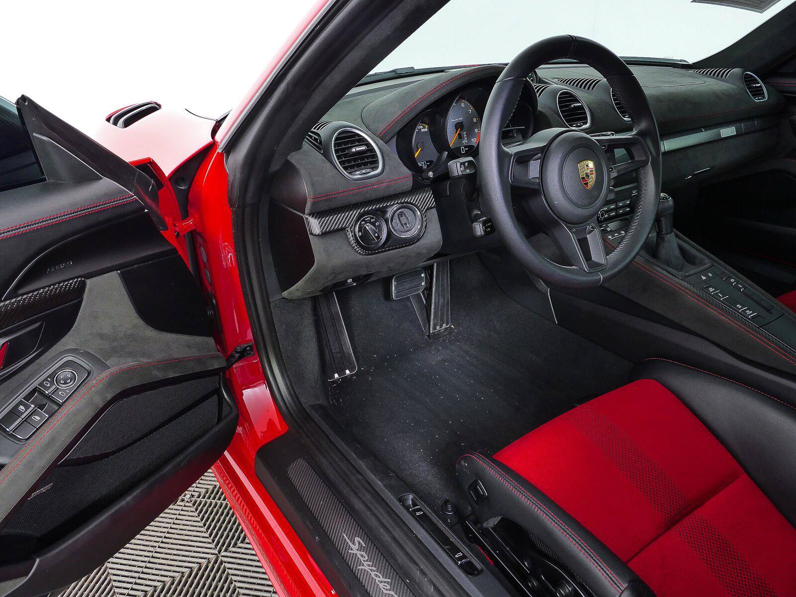 Certified 2025 Porsche 718 Boxster Spyder RS RWD image 8