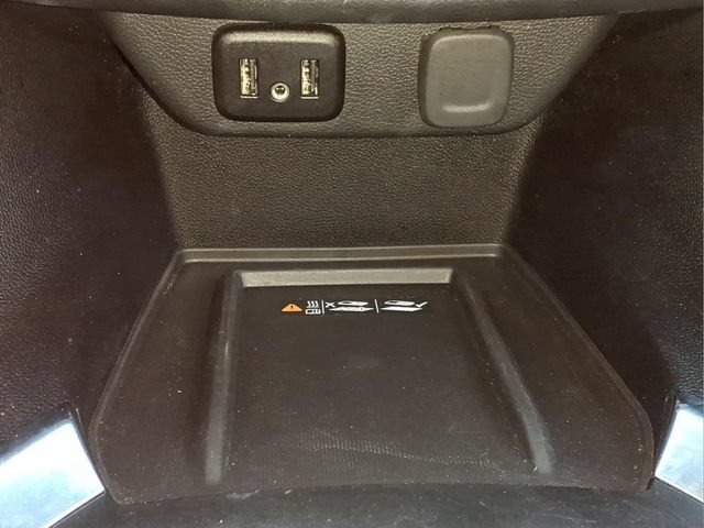 Used 2023 Chevrolet Traverse LT FWD image 20
