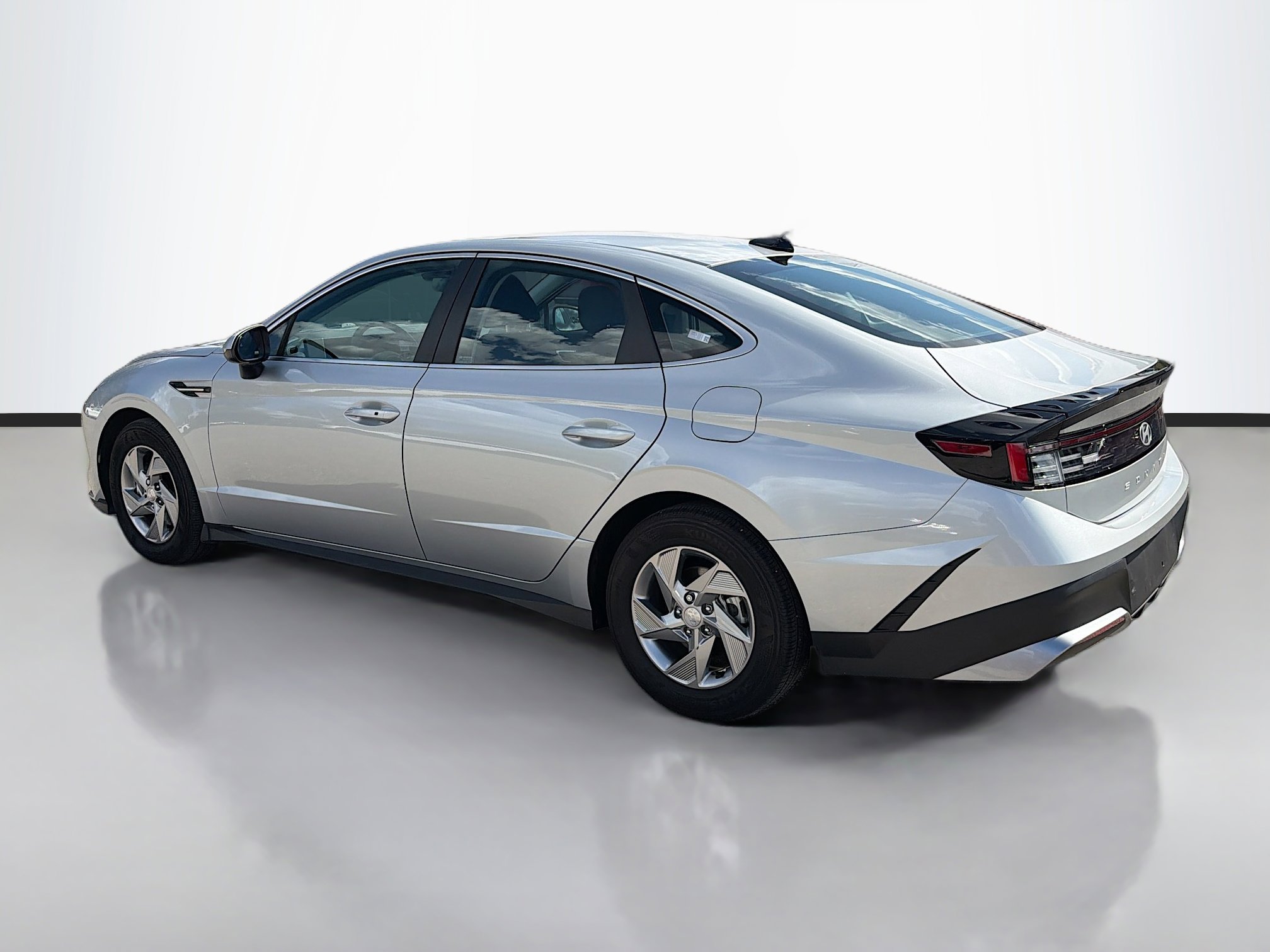 Used 2025 Hyundai Sonata SE image 5