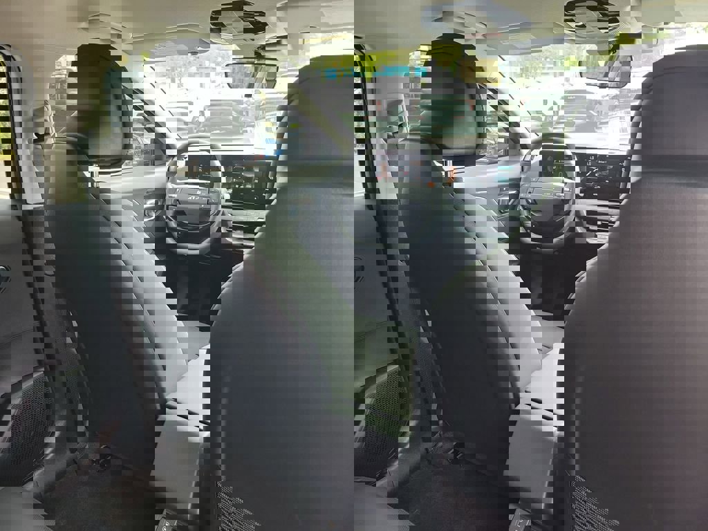 New 2026 Kia K4 EX image 13