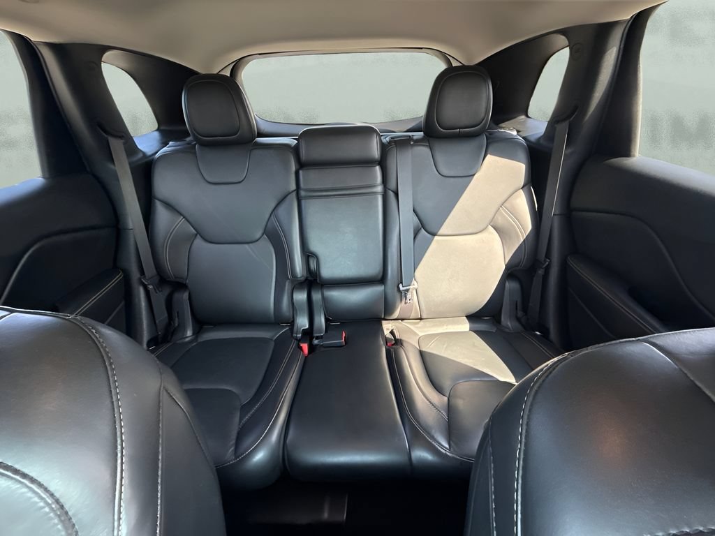 Used 2015 Jeep Cherokee Limited w/ Technology Group FWD image 10