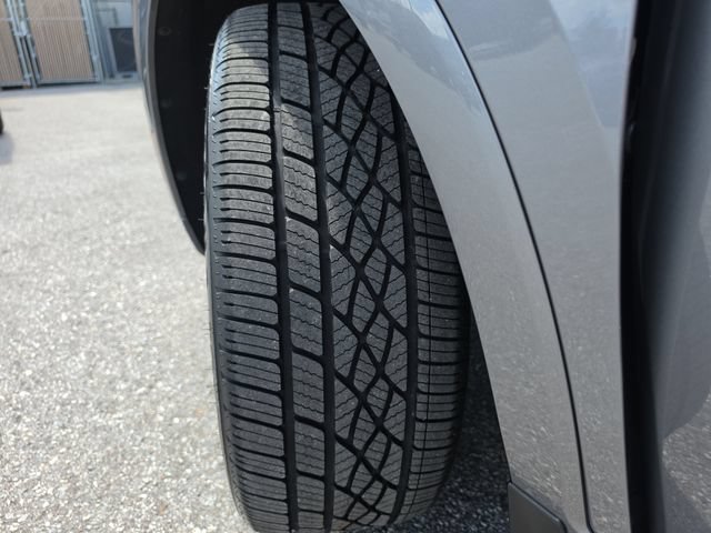 Certified 2021 Buick Envision Avenir w/ Technology Package II FWD image 32