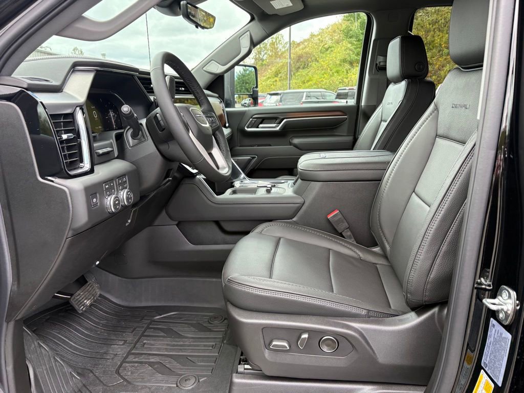New 2026 GMC Sierra 3500 Denali w/ Denali Reserve Package image 6