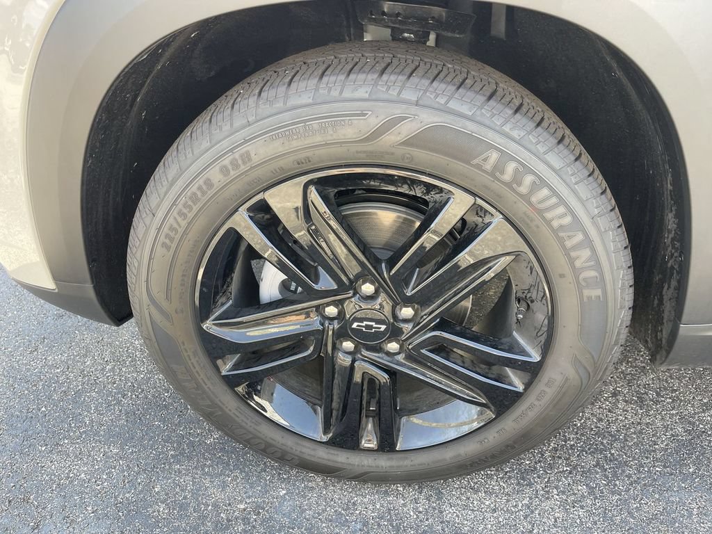Used 2026 Chevrolet Trax ACTIV w/ Sunroof Package FWD image 2