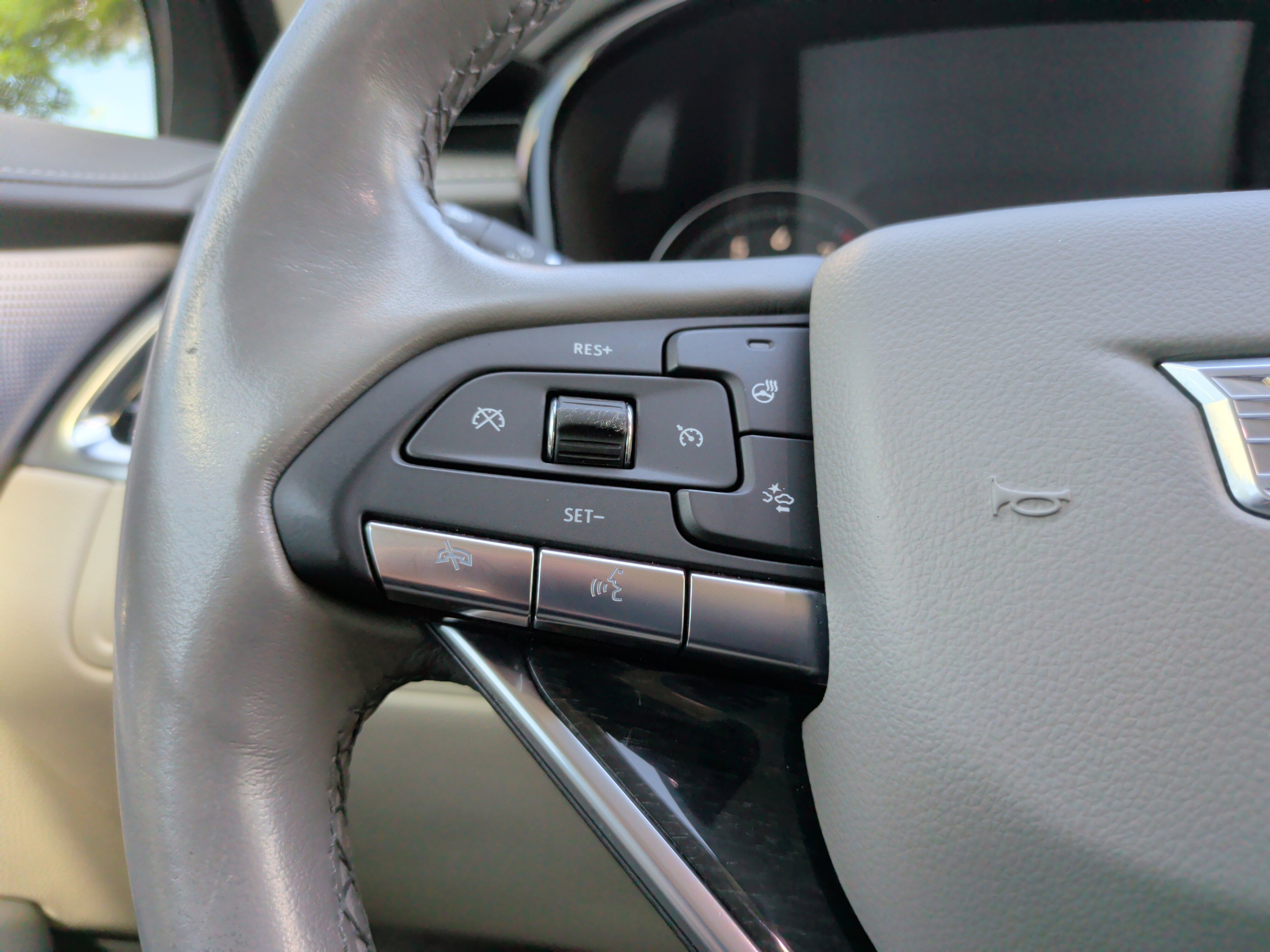 Used 2020 Cadillac XT6 Premium Luxury FWD image 23