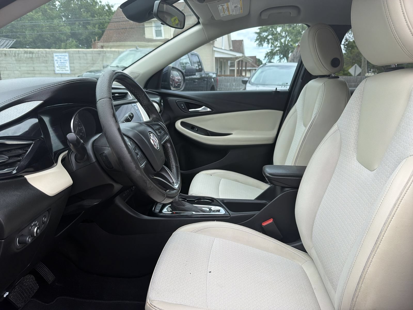 Used 2020 Buick Encore GX Preferred w/ Cold Weather Comfort Package FWD image 11