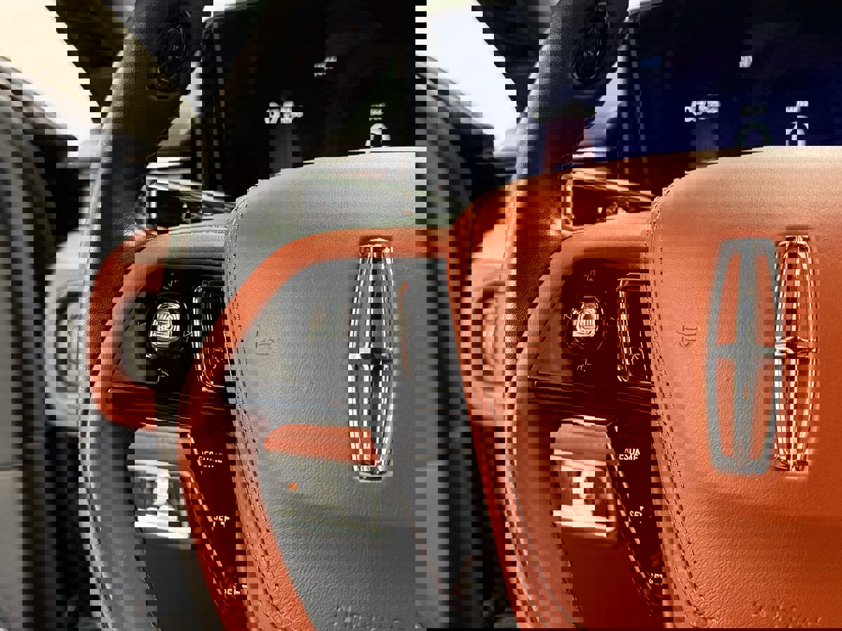 Used 2025 Lincoln Aviator Reserve w/ Jet Appearance Package image 22