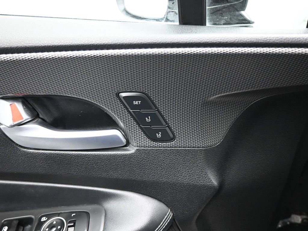 Used 2019 Hyundai Santa Fe SEL w/ Cargo Package image 12