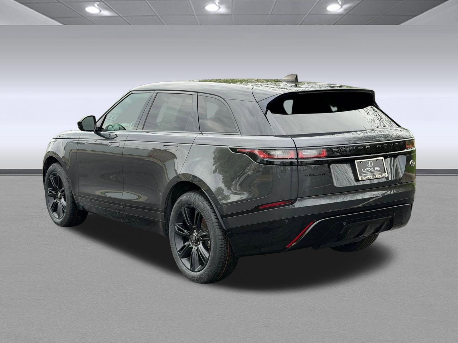 Used 2022 Land Rover Range Rover Velar R-Dynamic S image 3