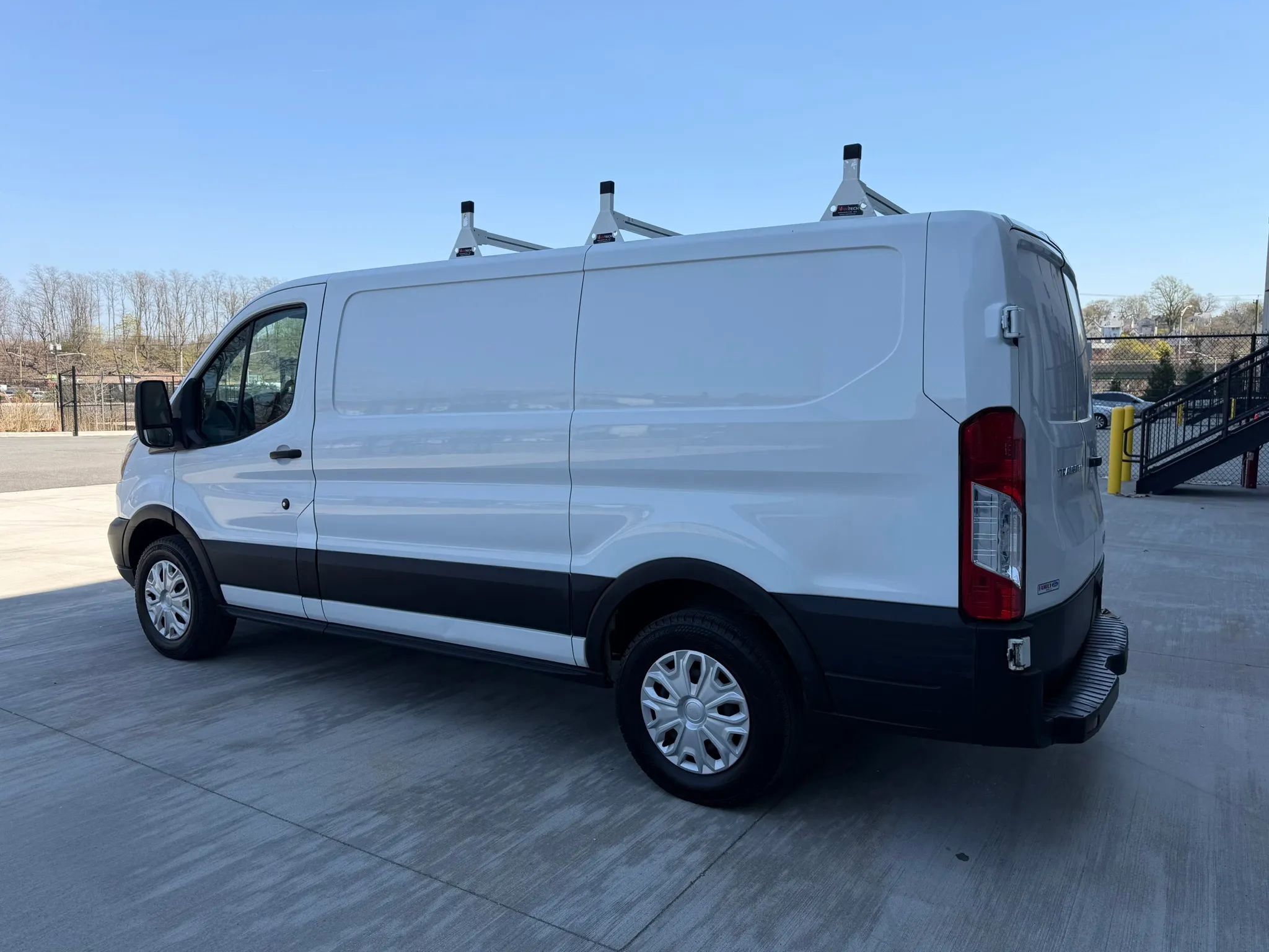 Used 2019 Ford Transit 150 130 Low Roof RWD image 5