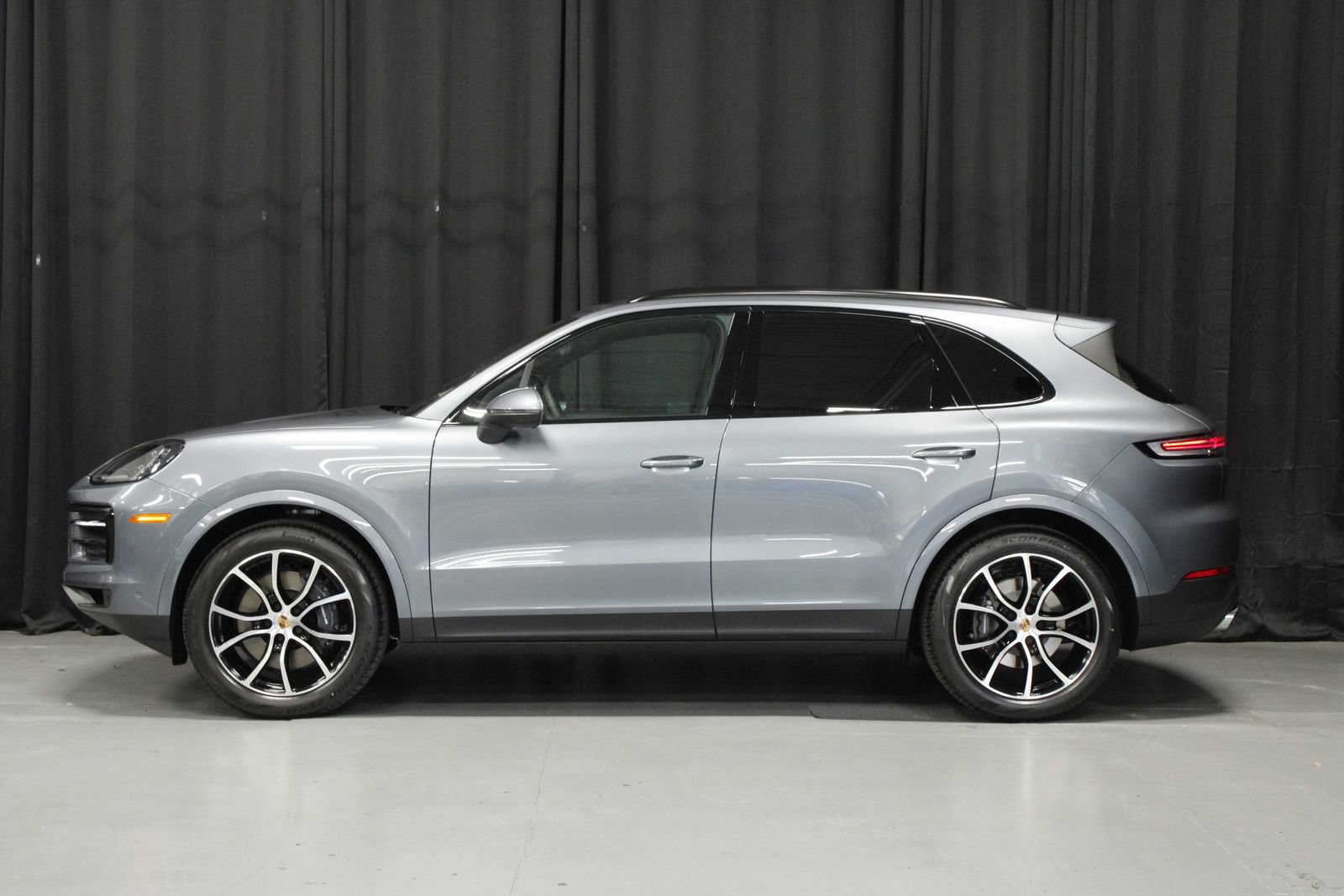 New 2026 Porsche Cayenne AWD/4WD image 2