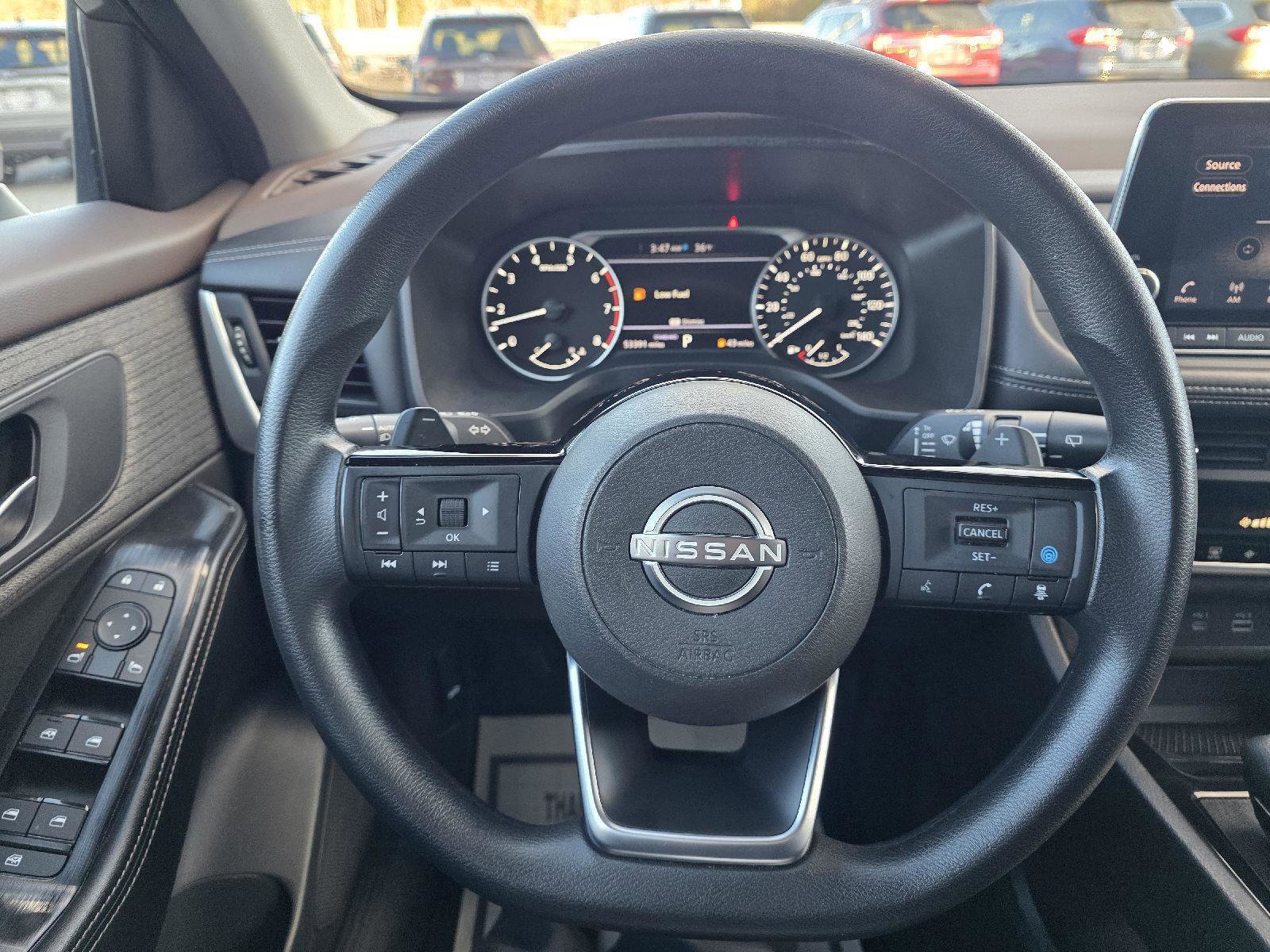 Used 2023 Nissan Rogue SV image 16