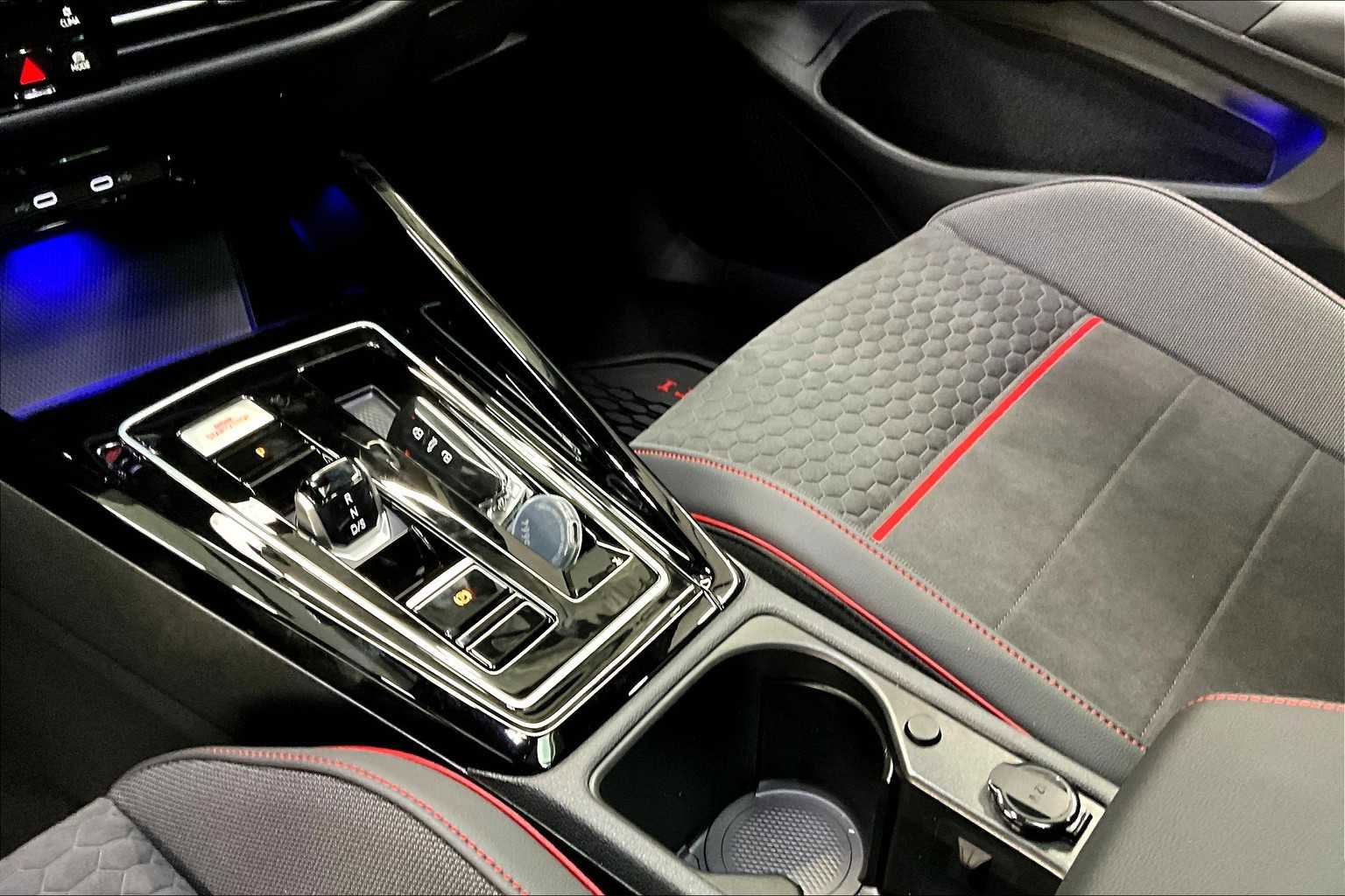 New 2025 Volkswagen GTI SE image 10