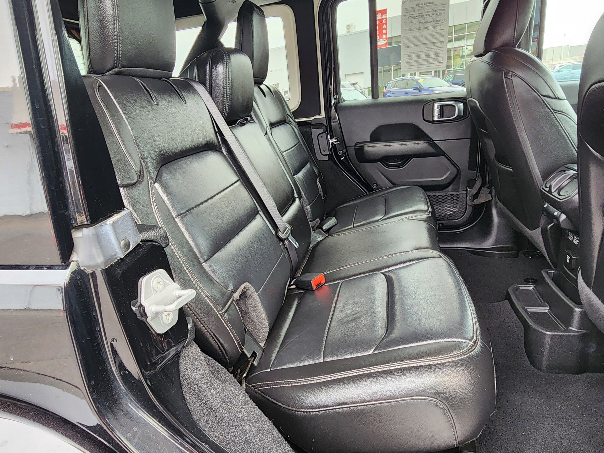 Used 2020 Jeep Wrangler Unlimited Sahara image 30